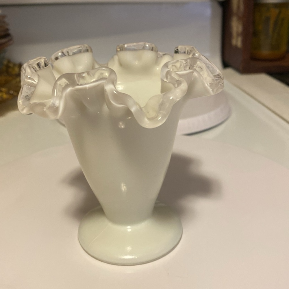 Vintage 1943 Fenton Silvercrest Rufffled 4 Inch Footed Vase